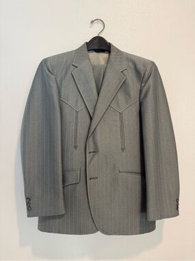 Men's Vintage Western Grey Pinstripe Textured Suit - Tailored Suit with Vest